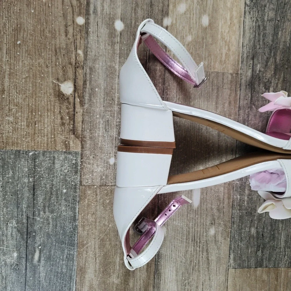 Steve Madden Lessa Girls Sandals Sz 4 Heel White Flower Rhinestone Ankle Strap